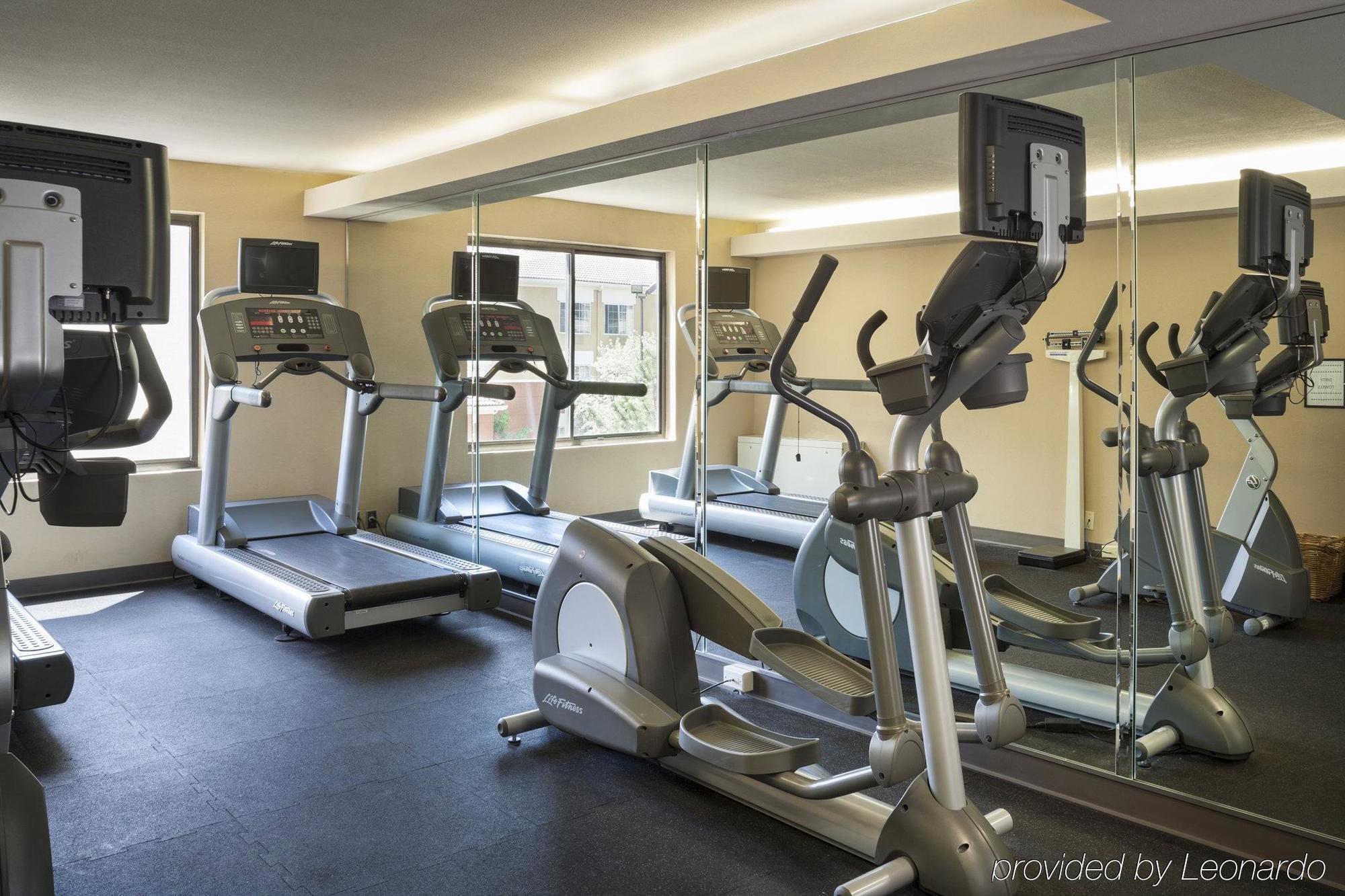 Holiday Inn Country Club Plaza Канзас-Сити Экстерьер фото