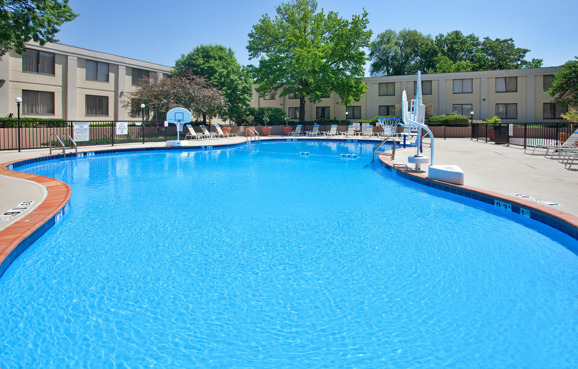 Holiday Inn Country Club Plaza Канзас-Сити Экстерьер фото