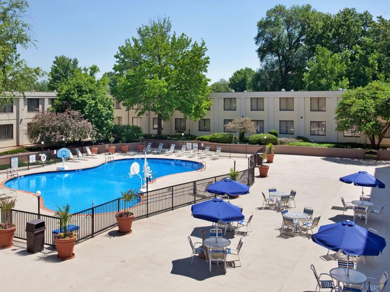 Holiday Inn Country Club Plaza Канзас-Сити Экстерьер фото