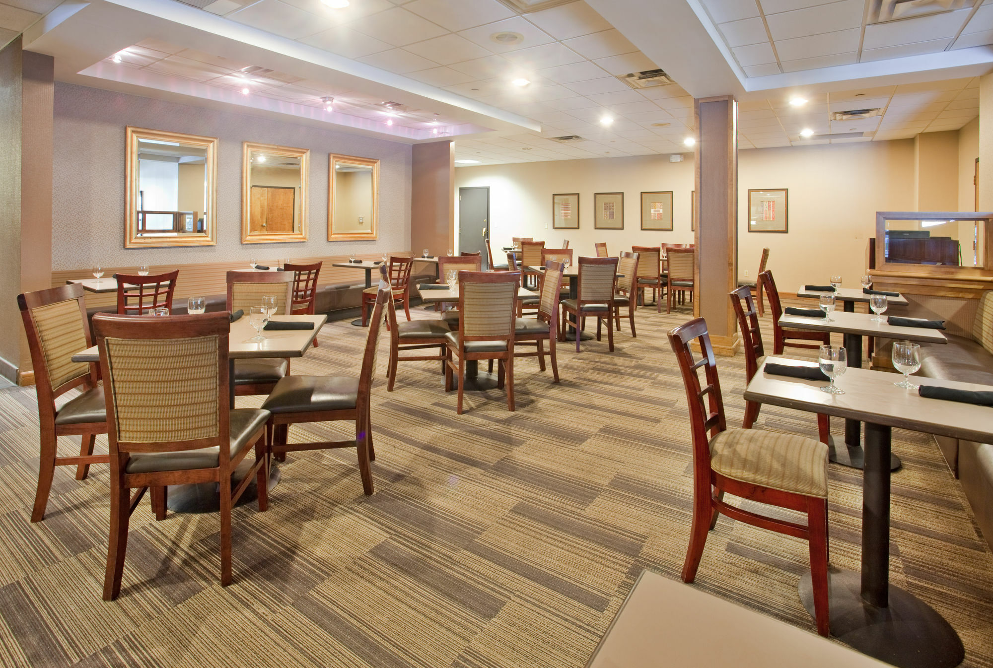 Holiday Inn Country Club Plaza Канзас-Сити Экстерьер фото