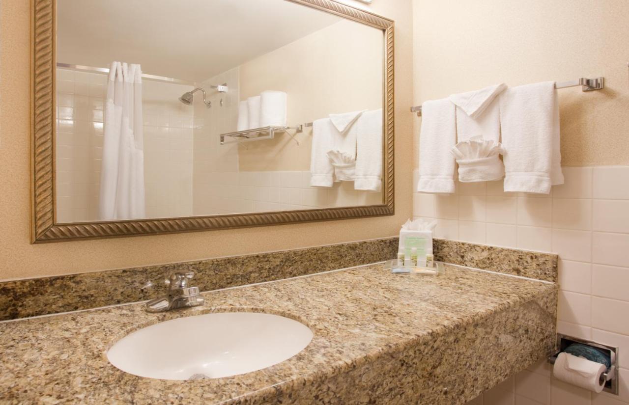 Holiday Inn Country Club Plaza Канзас-Сити Экстерьер фото
